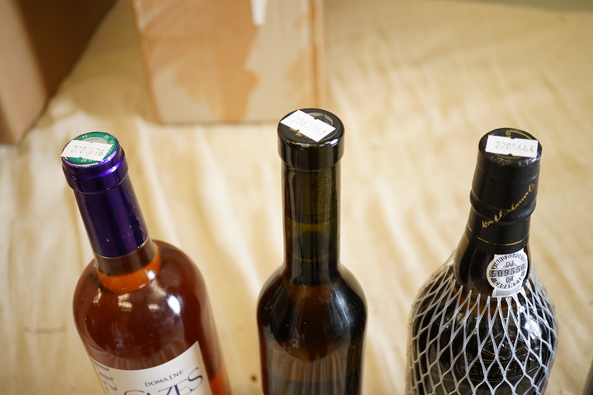 A mixed parcel of Muscat and Port